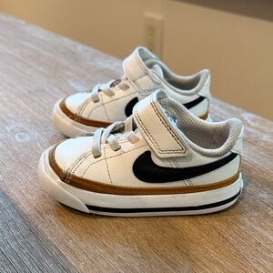 Nike White and Black Kids Sneakers with Tan Accents